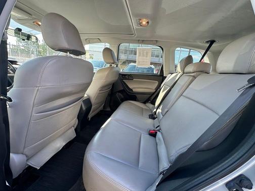 Ice Silver Metallic 2015 Subaru Forester 2.5i Premium