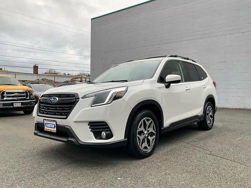 Crystal White Pearl 2023 Subaru Forester Premium