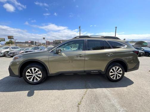 2022 Subaru Outback Premium