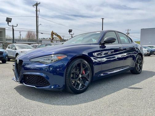 Montecarlo Blue Metallic 2020 Alfa Romeo Giulia Base
