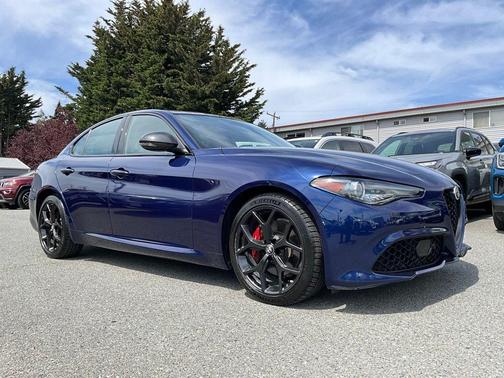 Montecarlo Blue Metallic 2020 Alfa Romeo Giulia Base