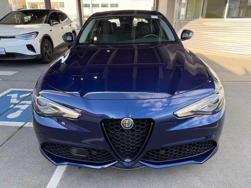 Montecarlo Blue Metallic 2020 Alfa Romeo Giulia Base