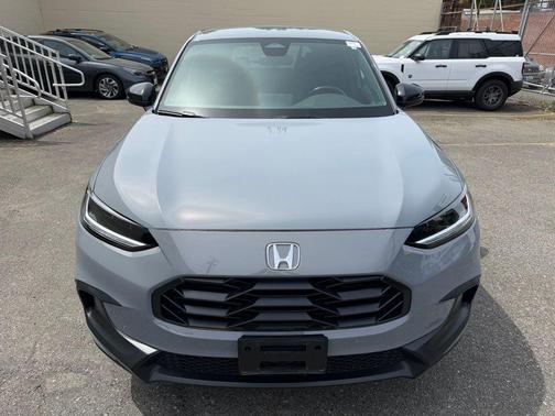 Urban Gray Pearl 2024 Honda HR-V Sport