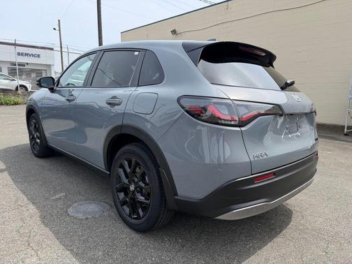 Urban Gray Pearl 2024 Honda HR-V Sport