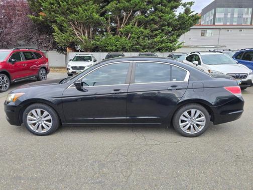 Crystal Black Pearl 2011 Honda Accord EX-L