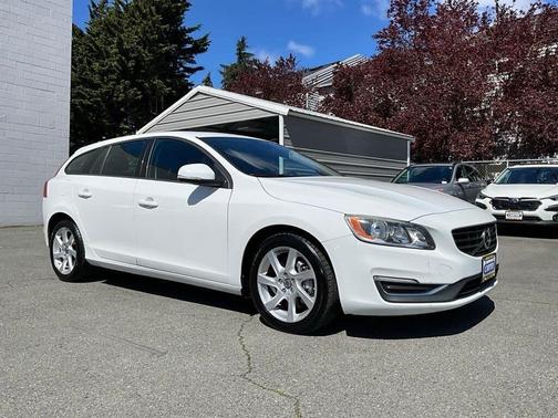 Ice White 2015 Volvo V60 T5