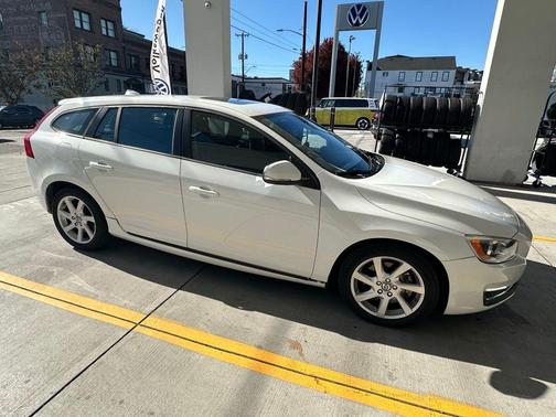 2015 Volvo V60 T5