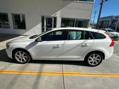 2015 Volvo V60 T5
