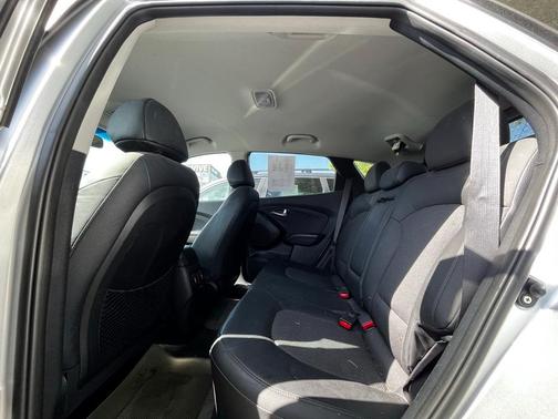 2015 Hyundai TUCSON SE