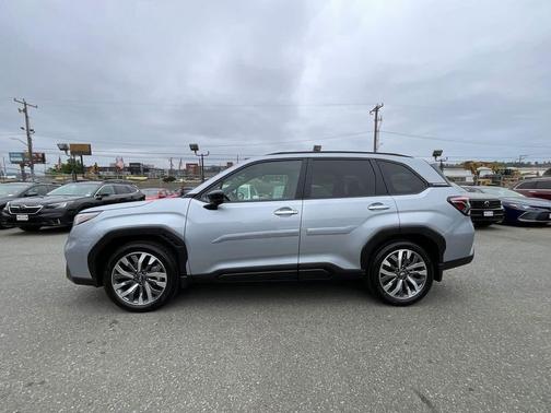 Ice Silver Metallic 2025 Subaru Forester Touring