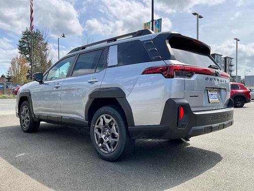 Ice Silver Metallic 2026 Subaru Outback Premium
