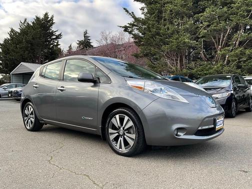 Gun Metallic 2015 Nissan Leaf SL