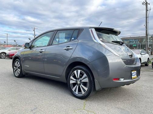 Gun Metallic 2015 Nissan Leaf SL