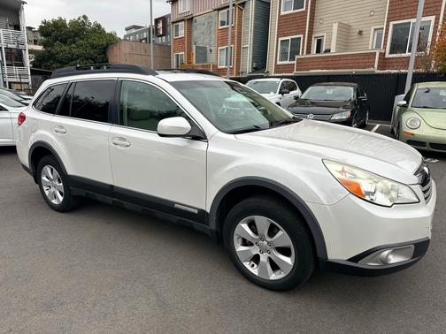 2010 Subaru Outback 2.5i