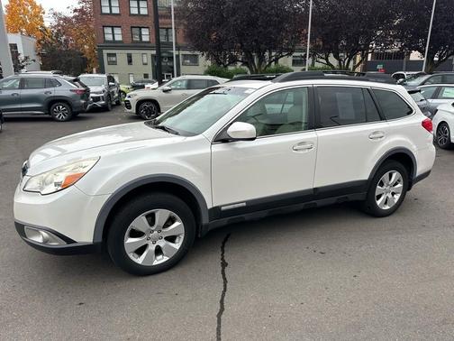 2010 Subaru Outback 2.5i