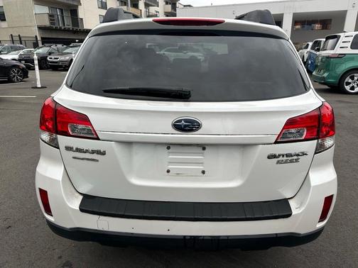 2010 Subaru Outback 2.5i