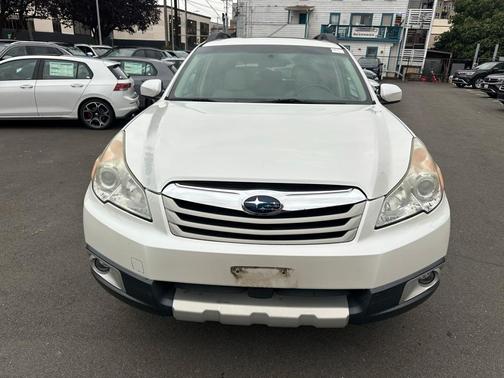 2010 Subaru Outback 2.5i