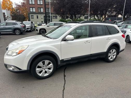 2010 Subaru Outback 2.5i