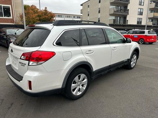 2010 Subaru Outback 2.5i