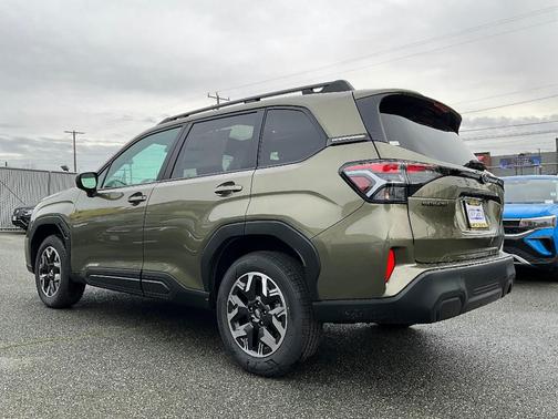 Autumn Green Metallic 2026 Subaru Forester Premium