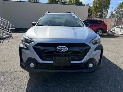 2025 Subaru Outback Base