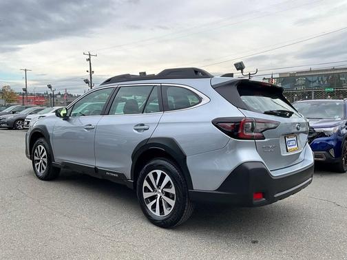 2025 Subaru Outback Base