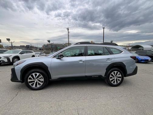 2025 Subaru Outback Base