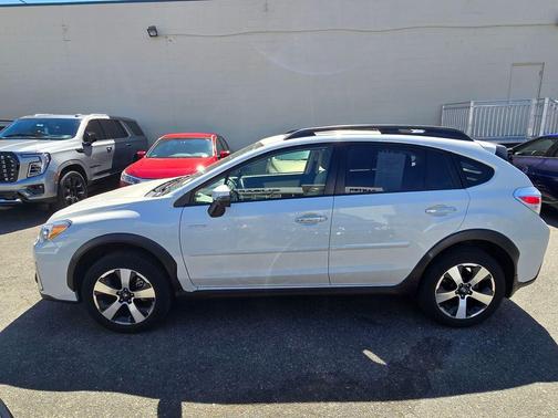 Crystal White Pearl 2016 Subaru Crosstrek Hybrid Touring