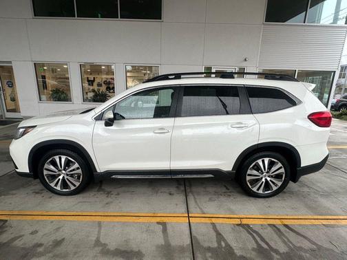 Crystal White Pearl 2020 Subaru Ascent Limited 7-Passenger