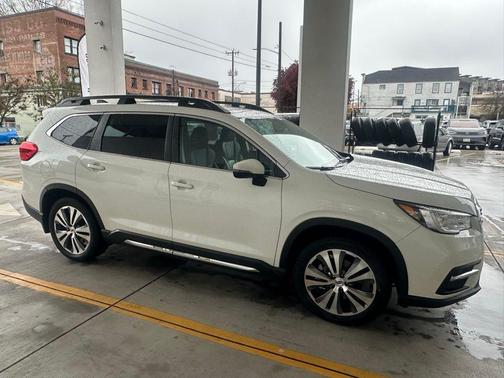 Crystal White Pearl 2020 Subaru Ascent Limited 7-Passenger