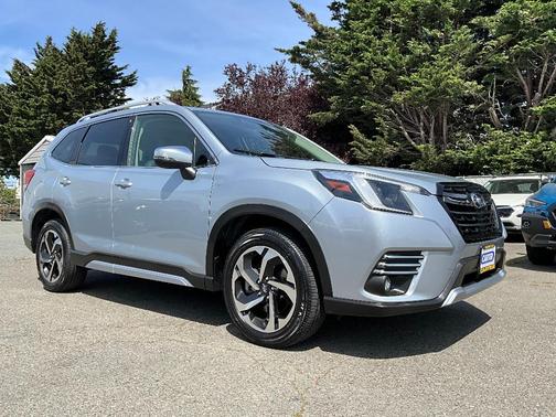Ice Silver Metallic 2022 Subaru Forester Touring