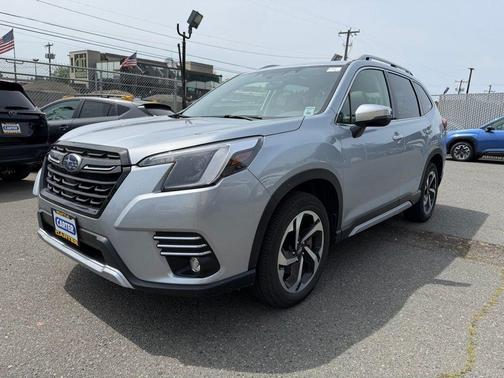 Ice Silver Metallic 2022 Subaru Forester Touring