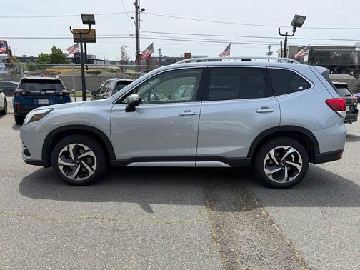 Ice Silver Metallic 2022 Subaru Forester Touring