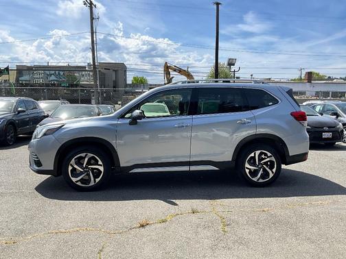 Ice Silver Metallic 2022 Subaru Forester Touring