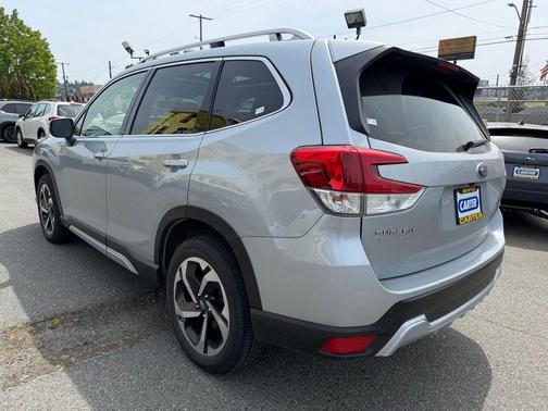 Ice Silver Metallic 2022 Subaru Forester Touring