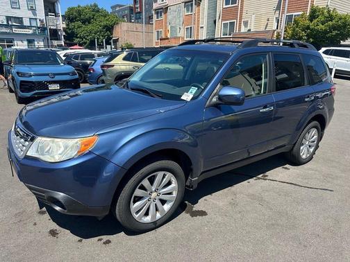 Satin White Pearl 2015 Subaru Forester 2.5i Premium