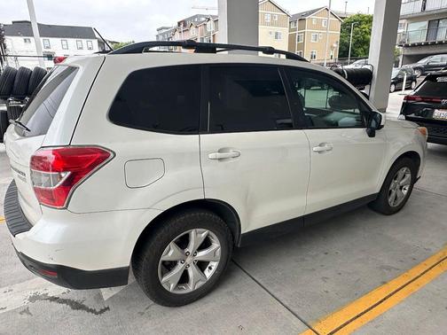 Satin White Pearl 2015 Subaru Forester 2.5i Premium