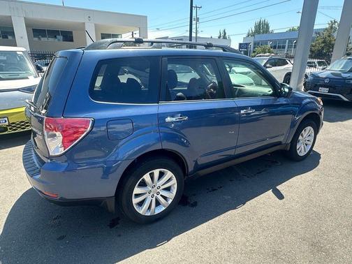 Satin White Pearl 2015 Subaru Forester 2.5i Premium