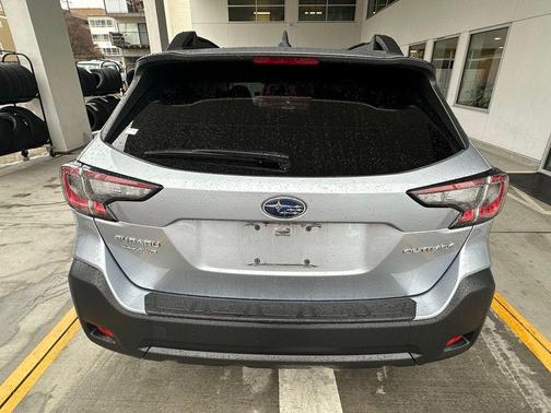 Ice Silver Metallic 2023 Subaru Outback Premium