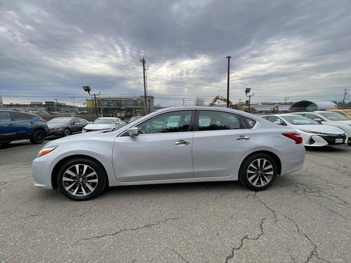 2017 Nissan Altima 2.5 SV