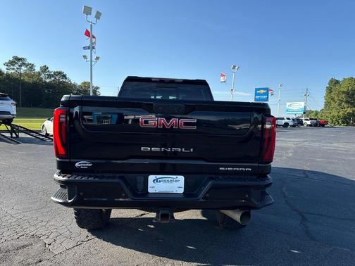 2024 GMC Sierra 2500 Denali