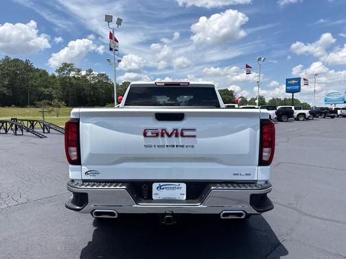 SUMMIT WHI 2026 GMC Sierra 1500 SLE