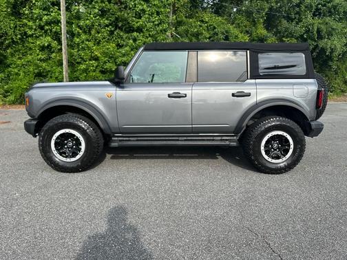 Carbonized Gray Metallic 2022 Ford Bronco Badlands