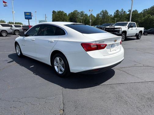 WHITE 2019 Chevrolet Malibu 1LS