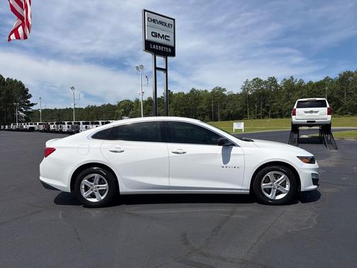 WHITE 2019 Chevrolet Malibu 1LS