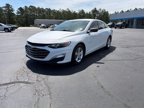 WHITE 2019 Chevrolet Malibu 1LS