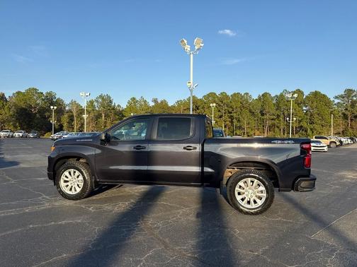 2022 Chevrolet Silverado 1500 Custom