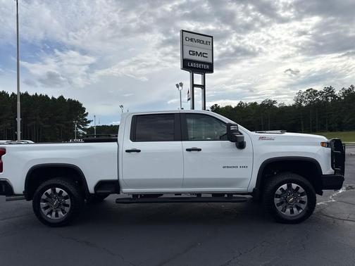 WHITE 2025 Chevrolet Silverado 2500 Custom
