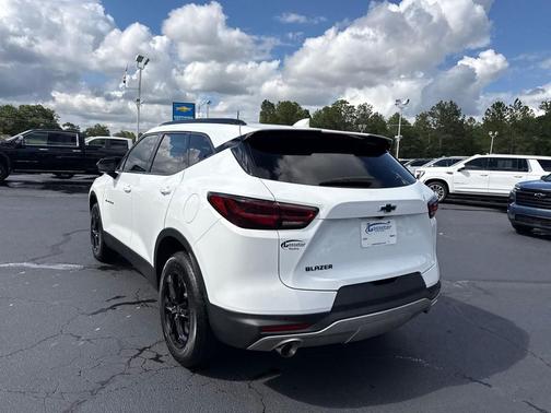 WHITE 2024 Chevrolet Blazer 2LT