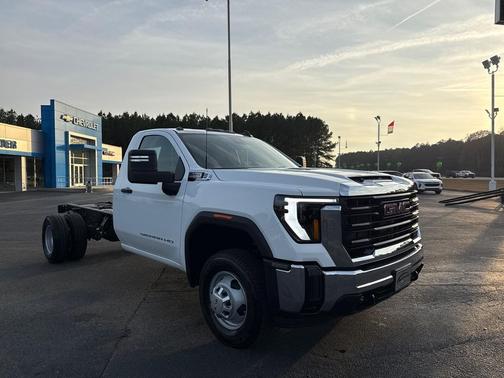 2026 GMC Sierra 3500 Base